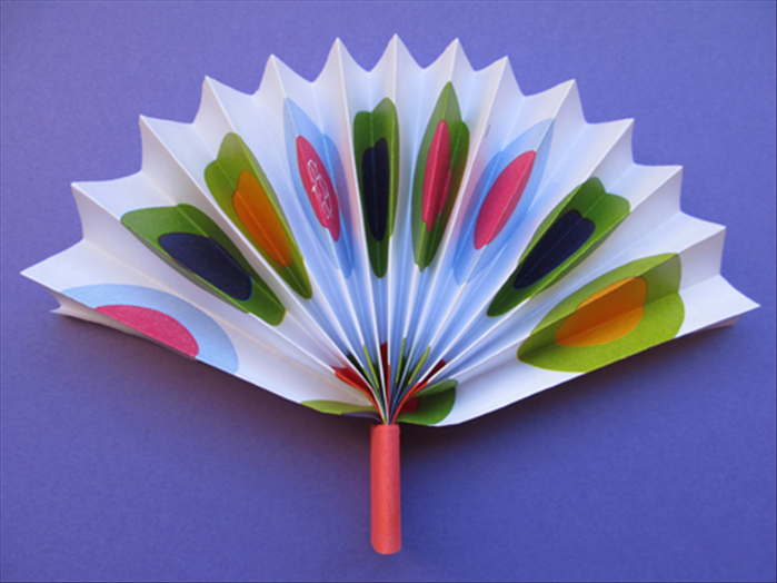 How to make a simple paper fan – children's crafts