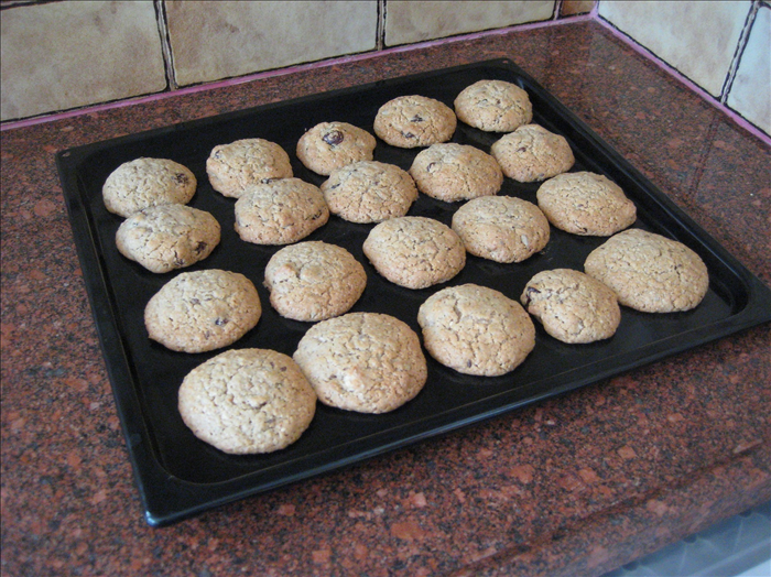 Let the cookies cool on the baking tray before removing them. 